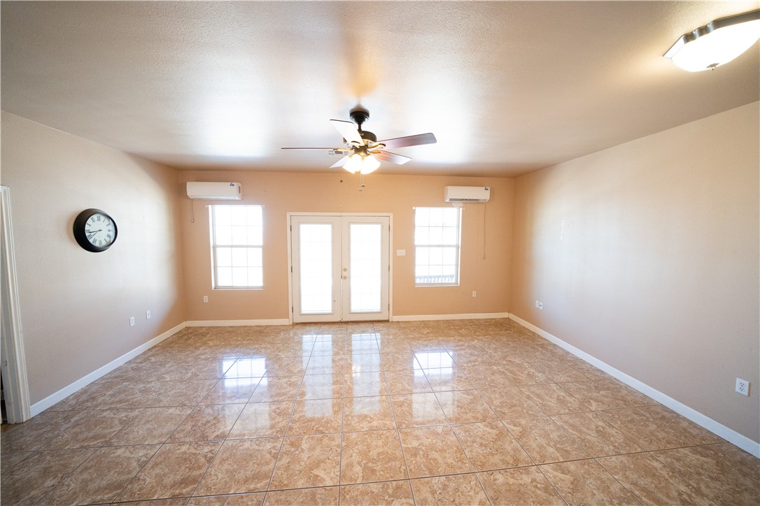 2033 Briarwood Dr Property Photo 15