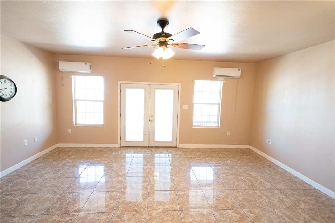 2033 Briarwood Dr Property Photo 16