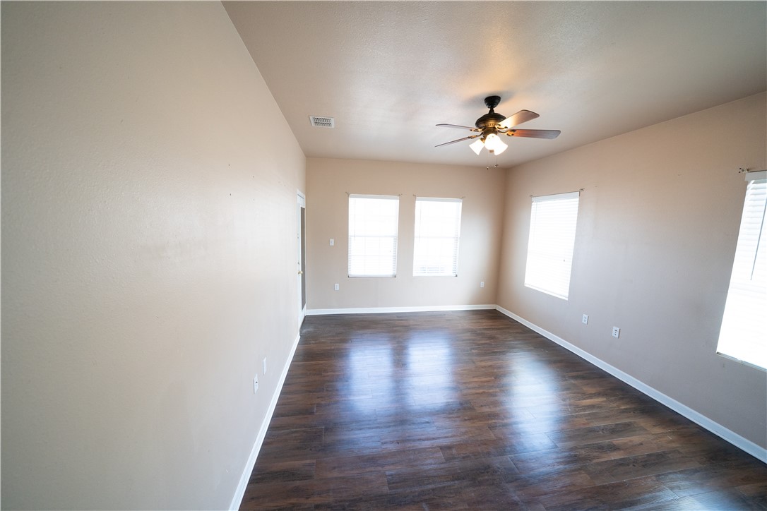 2033 Briarwood Dr Property Photo 18