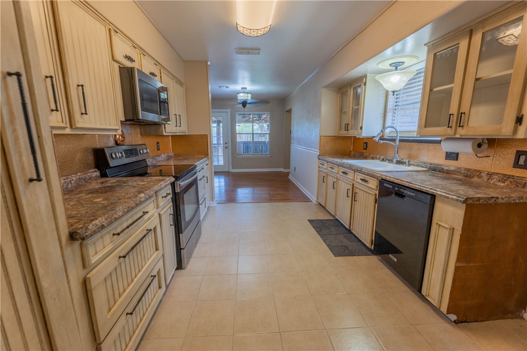 3814 Whitney Dr Property Photo 17