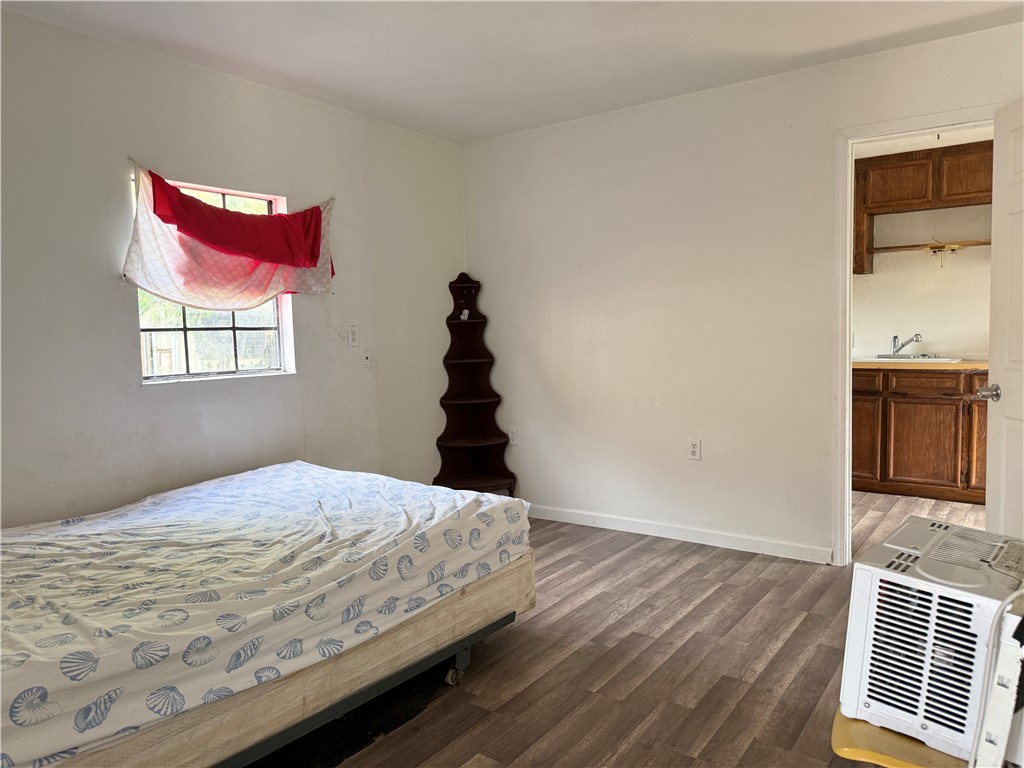 512 W Avenue F Property Photo 6