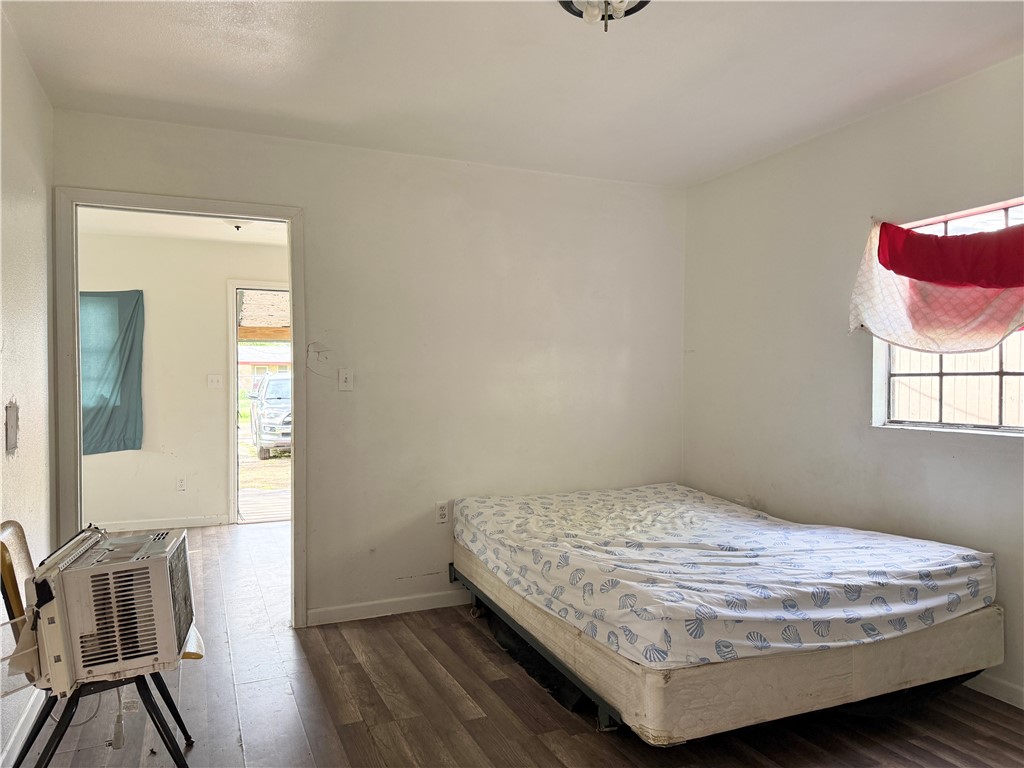 512 W Avenue F Property Photo 7