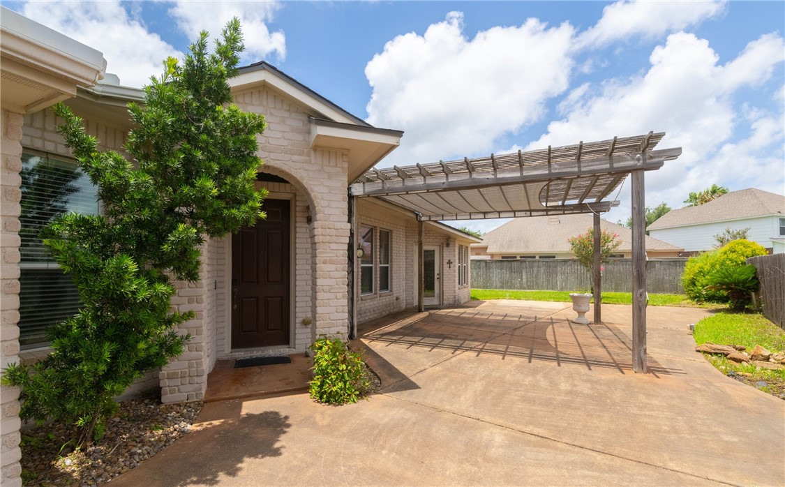 7418 Bar T Dr Property Photo 1