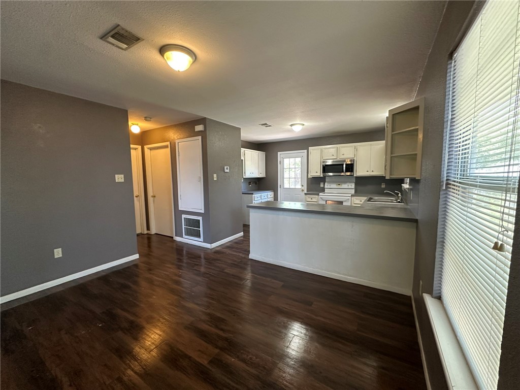 406 Bayview Blvd Property Photo 6