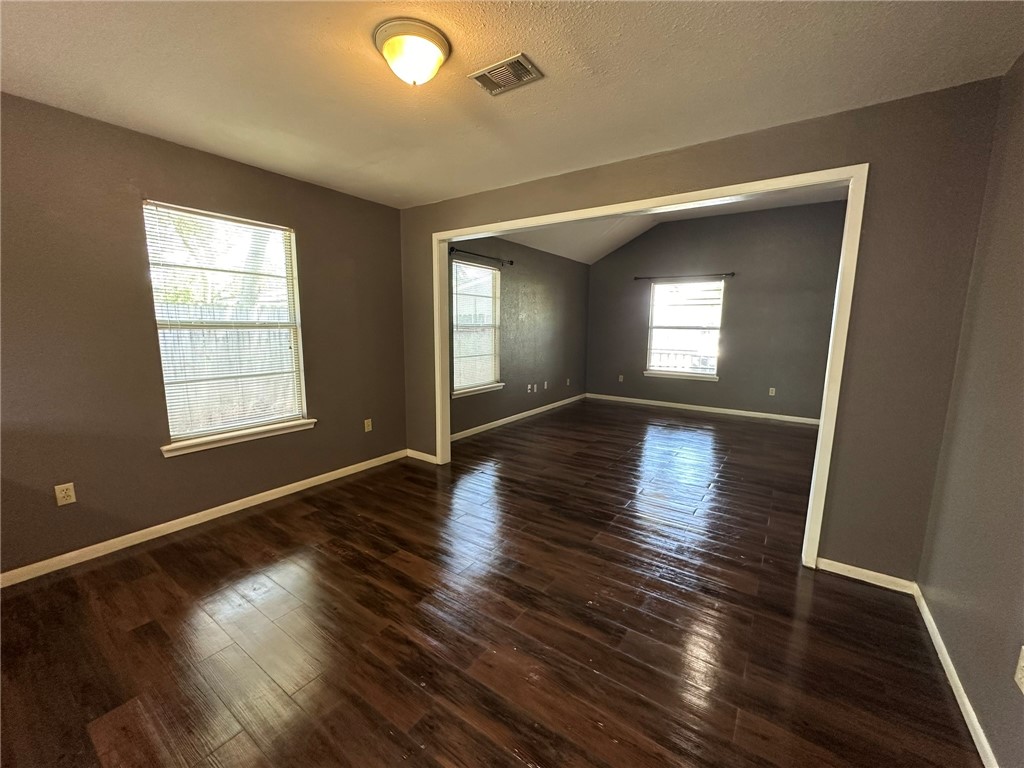 406 Bayview Blvd Property Photo 8