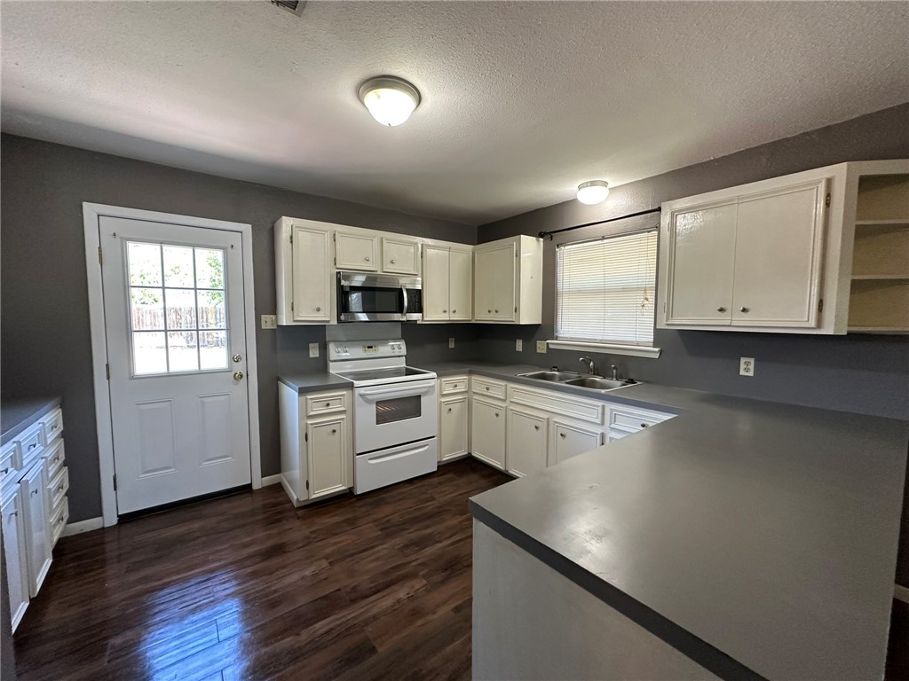 406 Bayview Blvd Property Photo 9