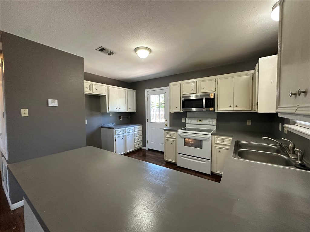 406 Bayview Blvd Property Photo 10