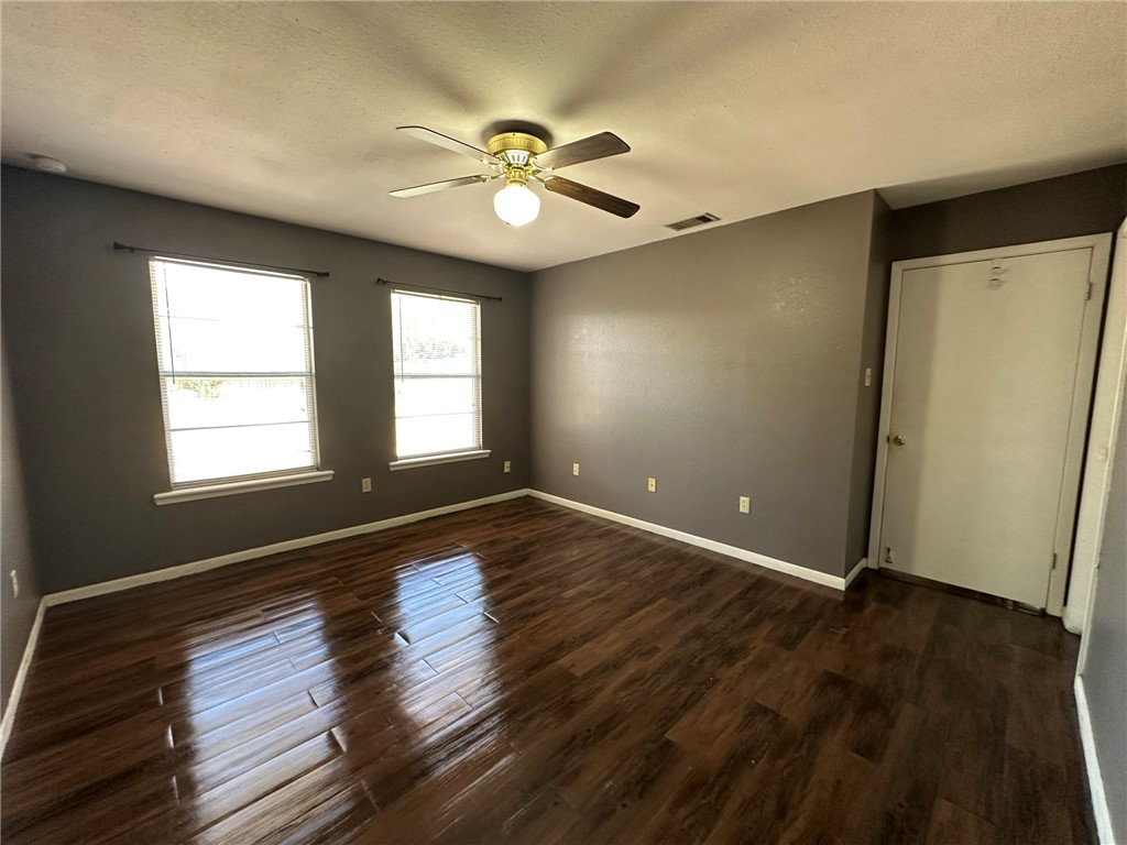 406 Bayview Blvd Property Photo 17