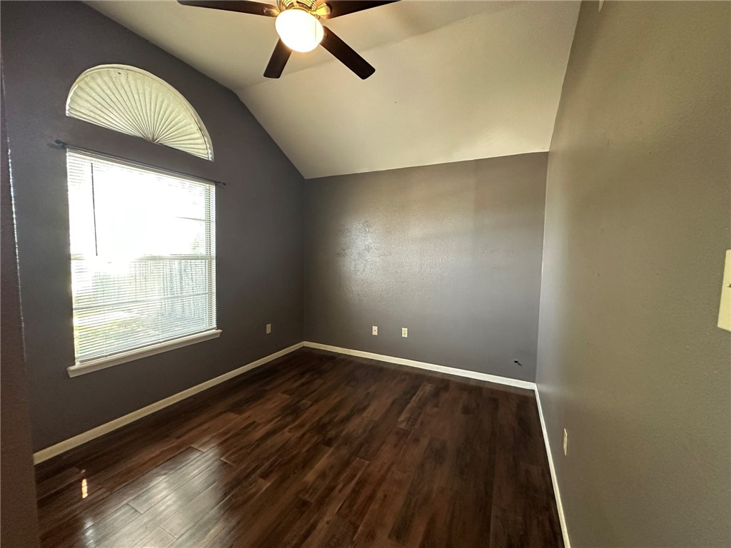 406 Bayview Blvd Property Photo 22