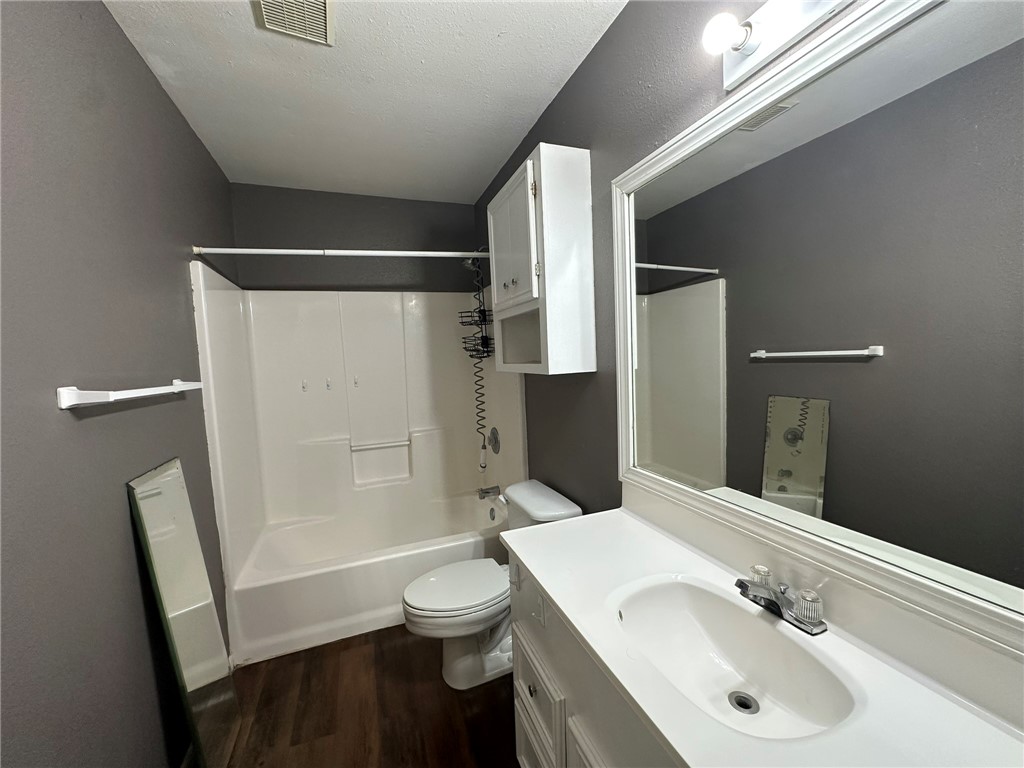 406 Bayview Blvd Property Photo 26