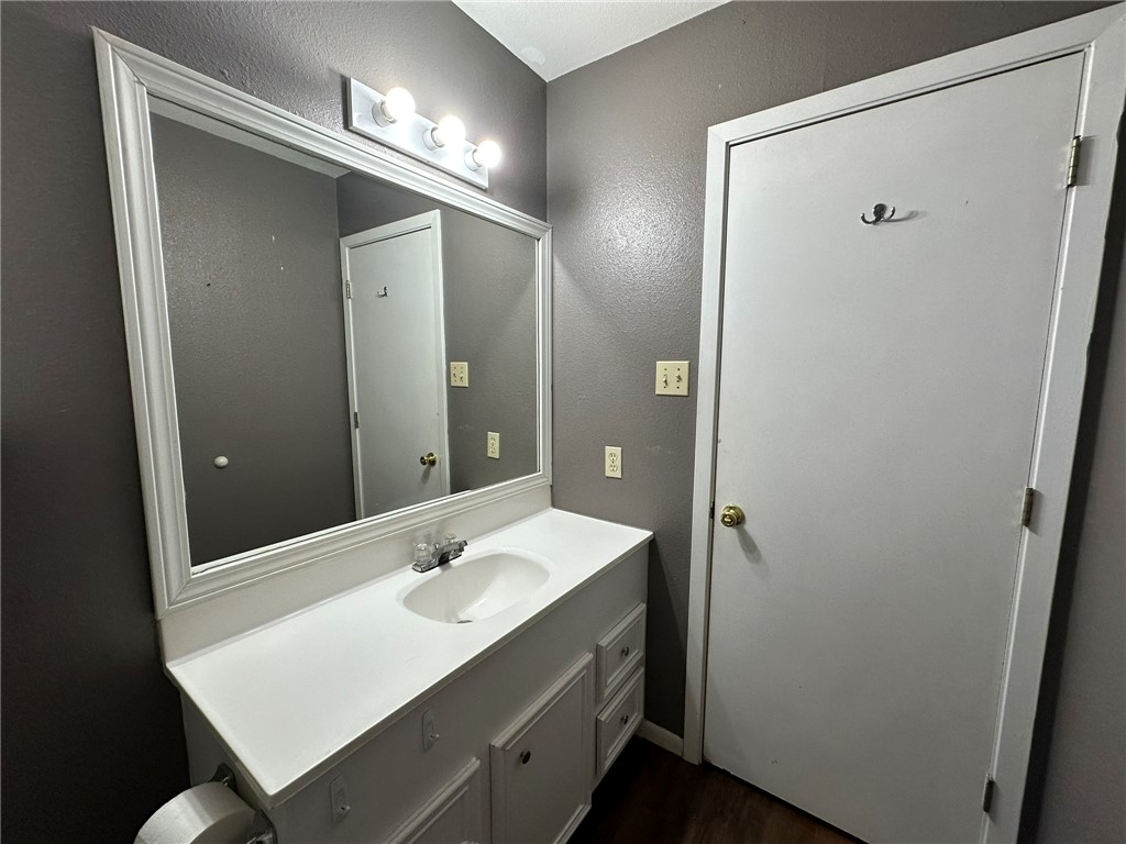 406 Bayview Blvd Property Photo 29