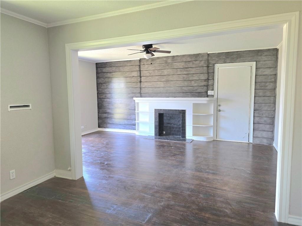 1367 Normandy Dr Property Photo 4