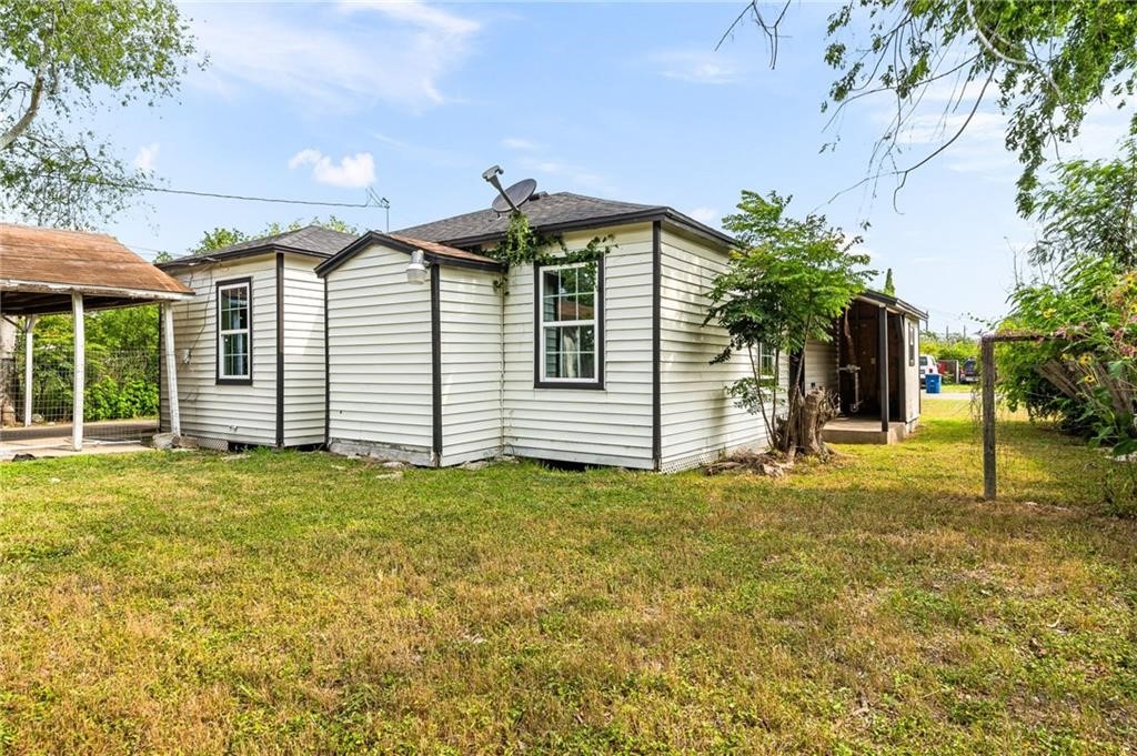 1367 Normandy Dr Property Photo 22