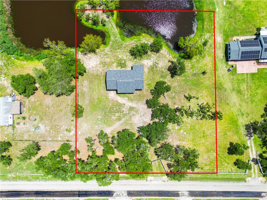 2066 Armstrong Dr Property Photo 3