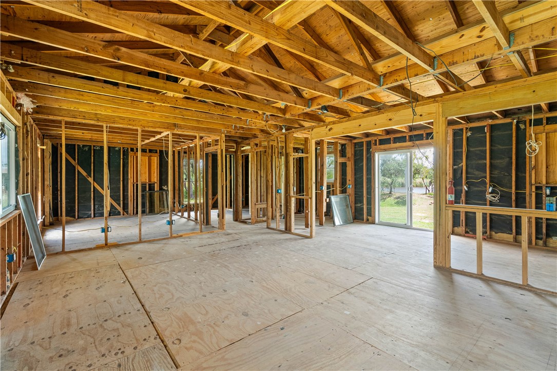 2066 Armstrong Dr Property Photo 7