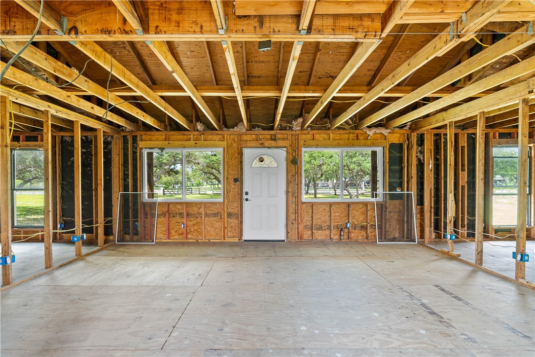2066 Armstrong Dr Property Photo 9