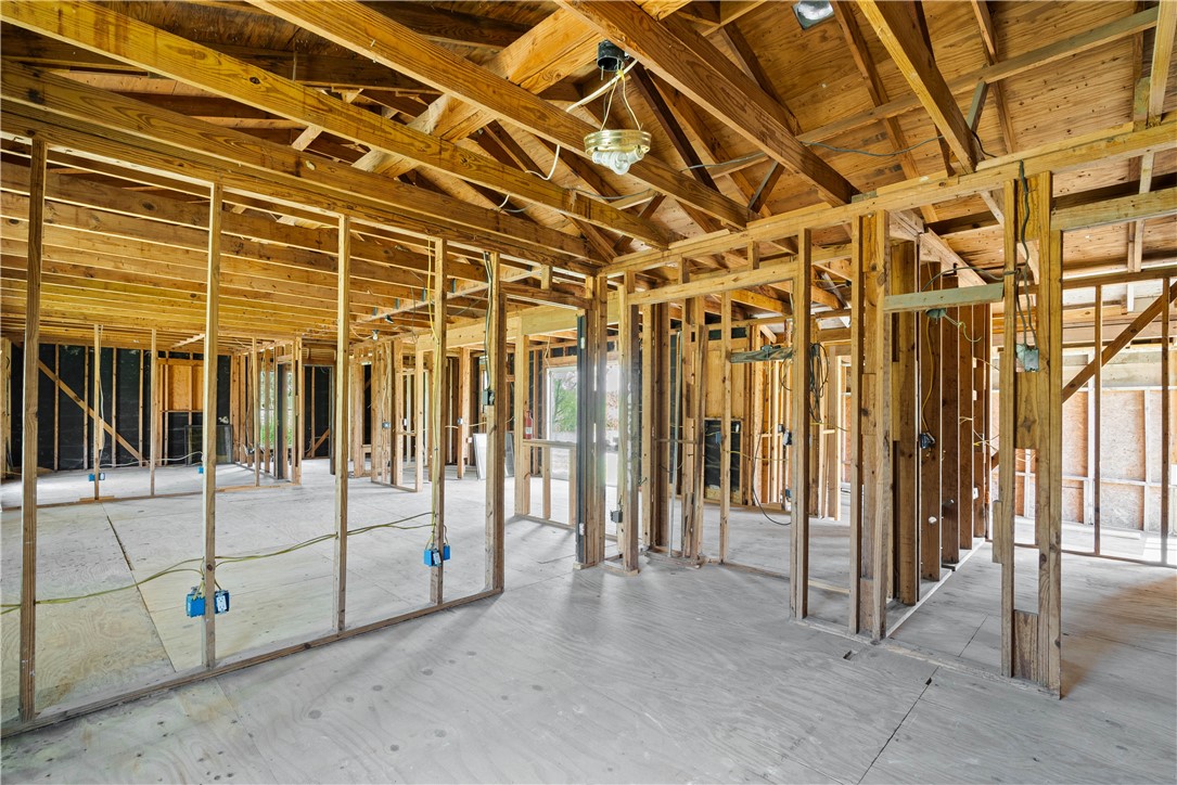 2066 Armstrong Dr Property Photo 11