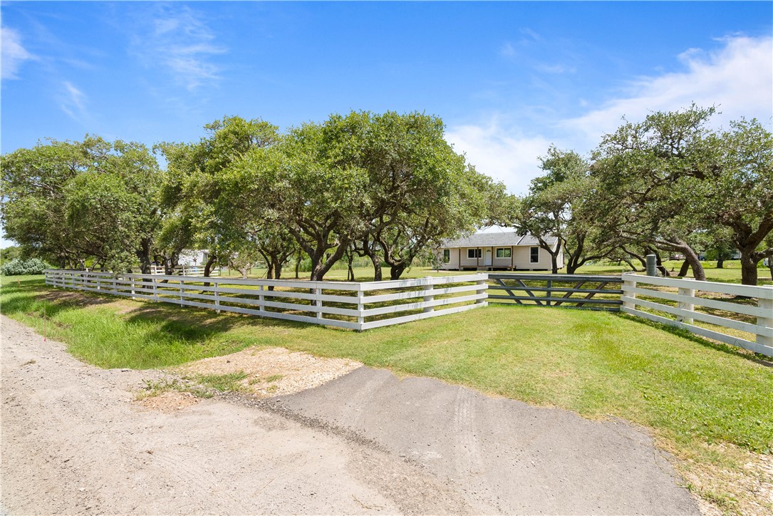 2066 Armstrong Dr Property Photo 15