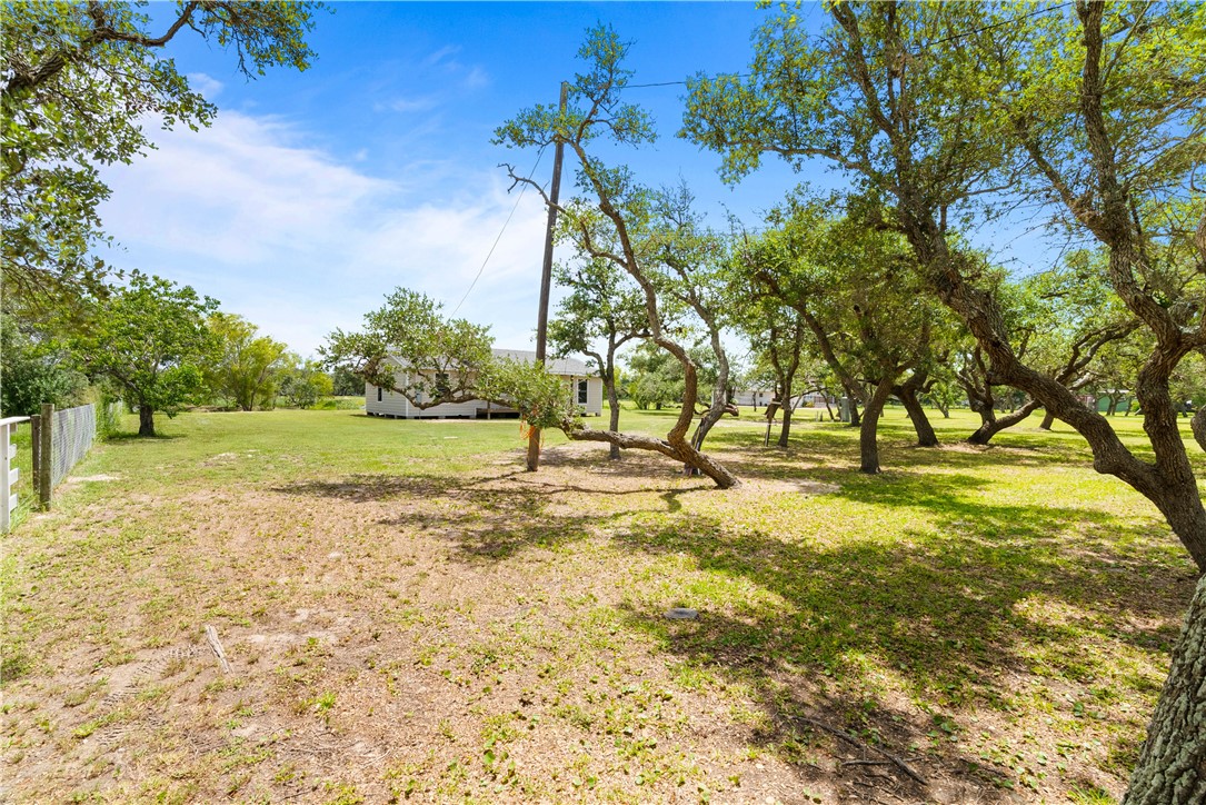 2066 Armstrong Dr Property Photo 16