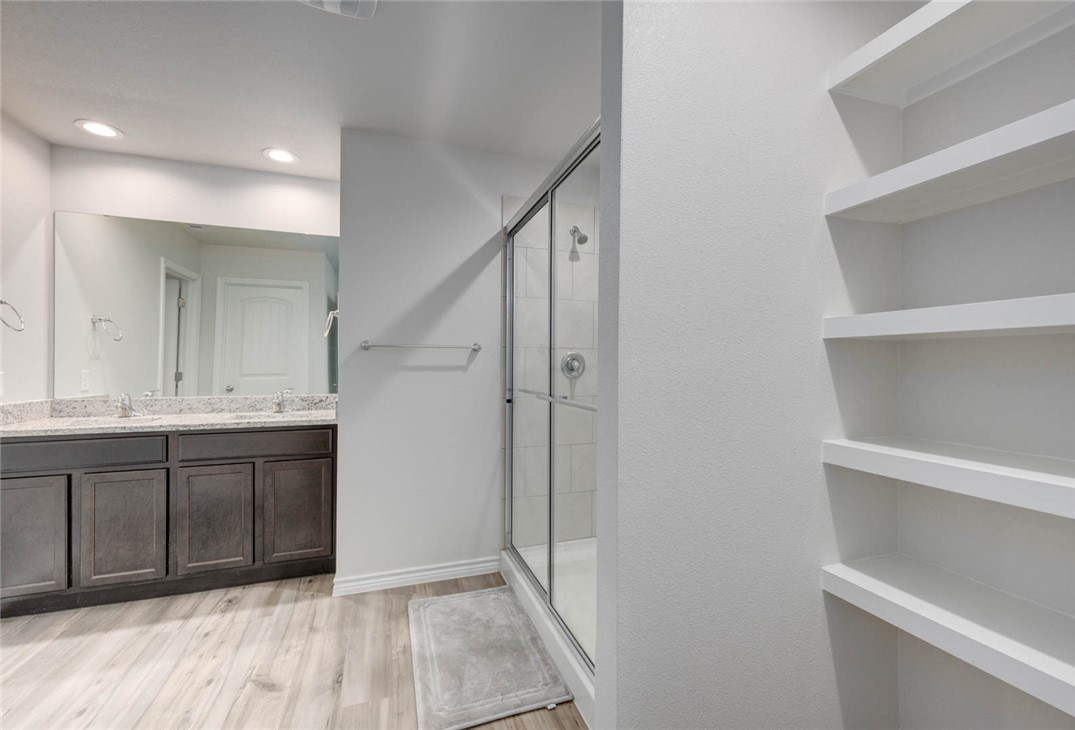 2721 Excelsior Blvd Property Photo 12