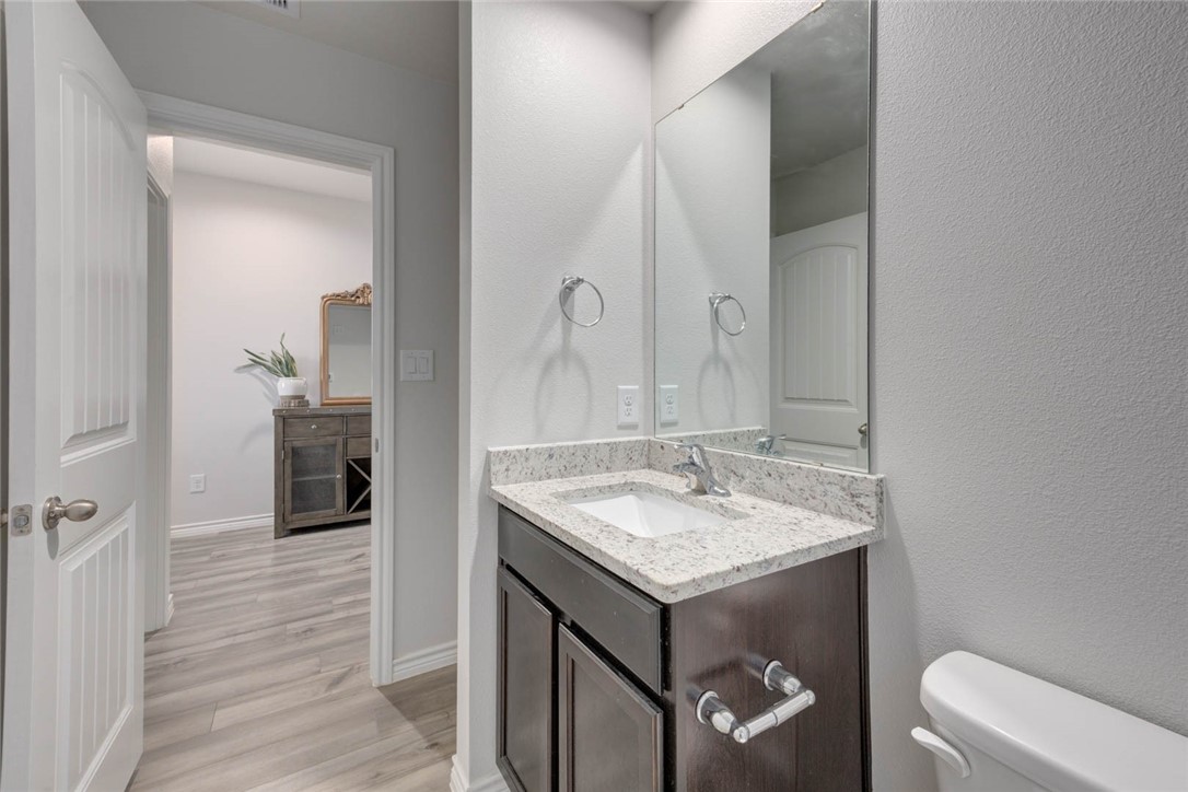 2721 Excelsior Blvd Property Photo 19