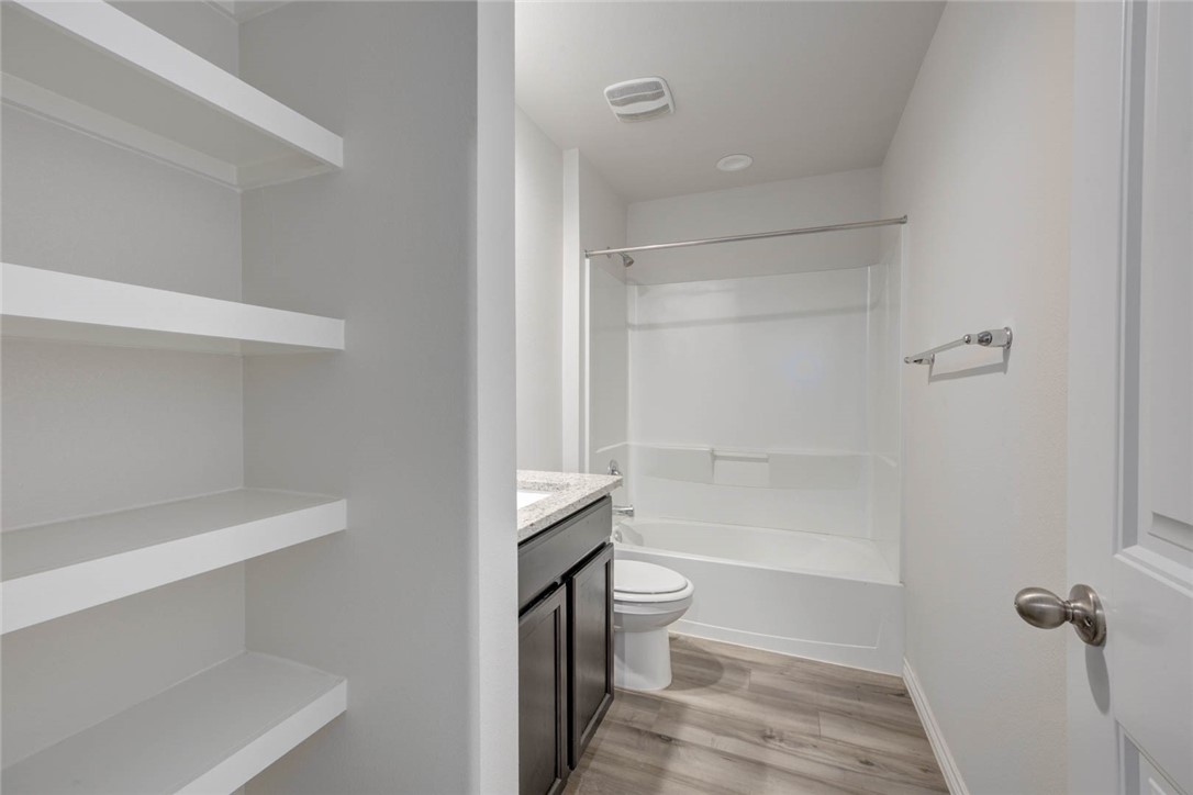 2721 Excelsior Blvd Property Photo 20