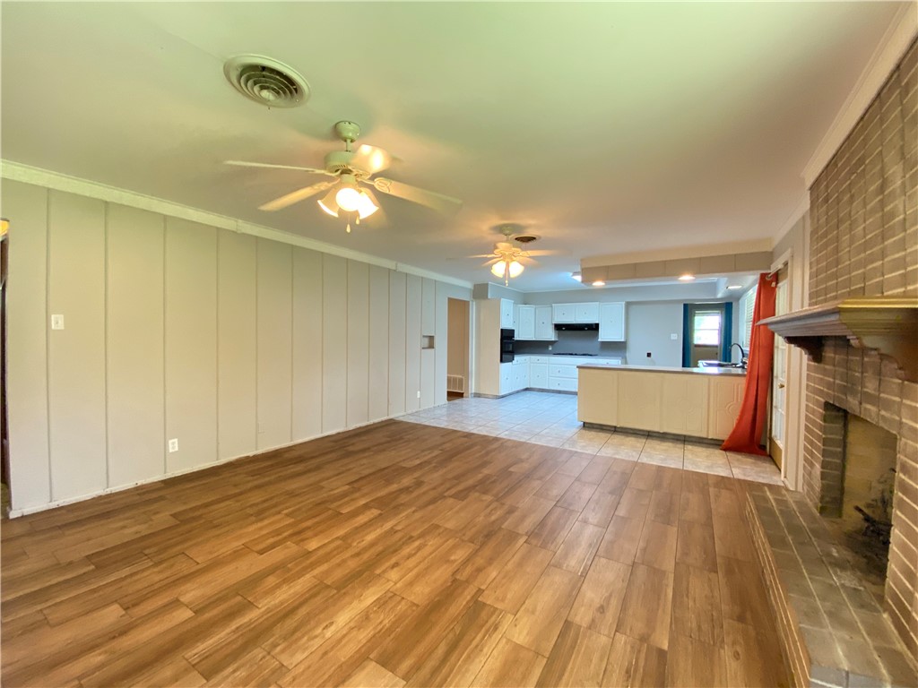 536 W Yoakum Ave Property Photo 6