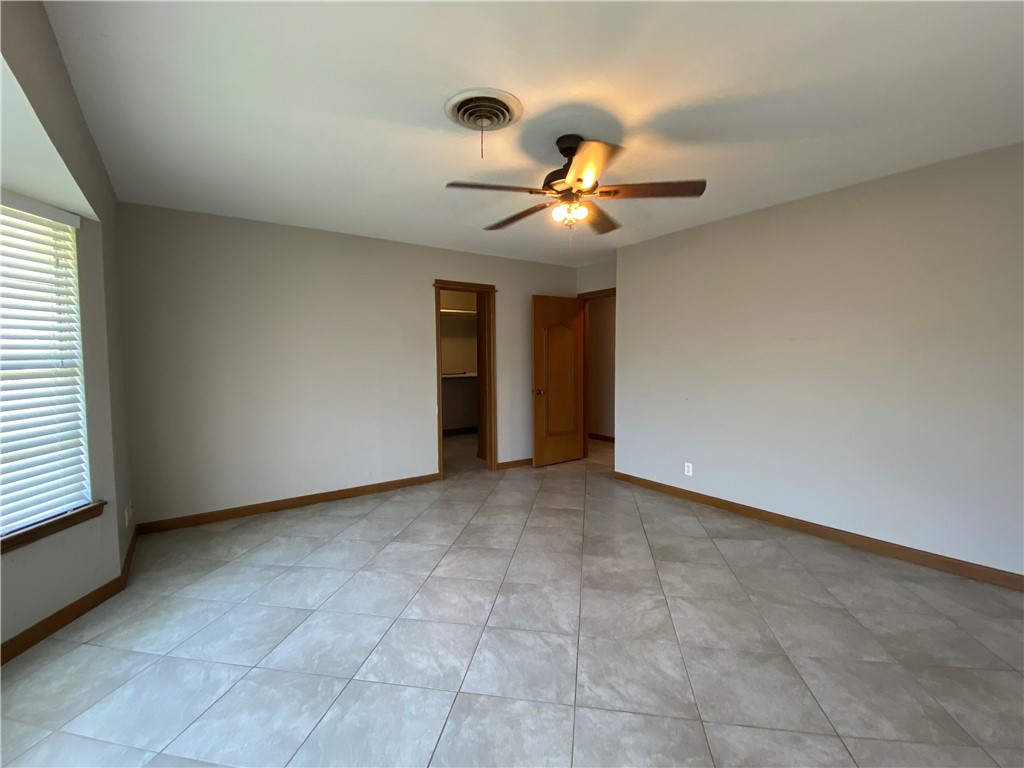 536 W Yoakum Ave Property Photo 17