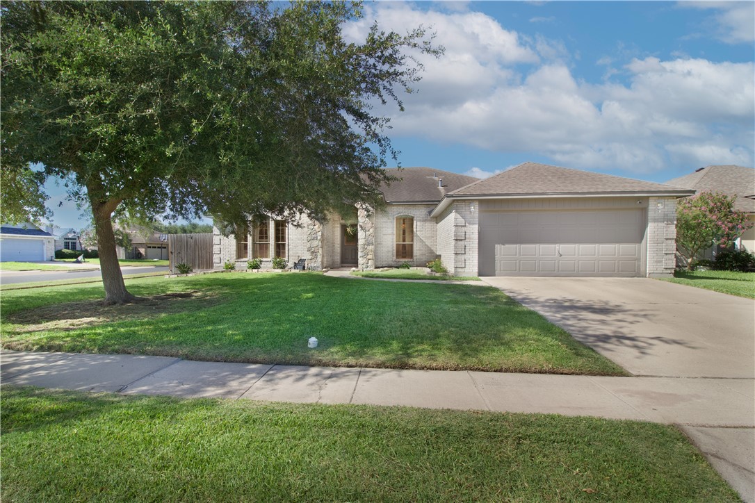 7002 Madiera Dr Property Photo 1