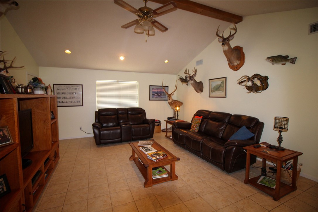 389 Cr 401 Property Photo 8