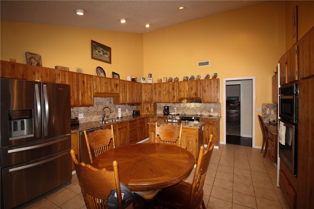 389 Cr 401 Property Photo 9