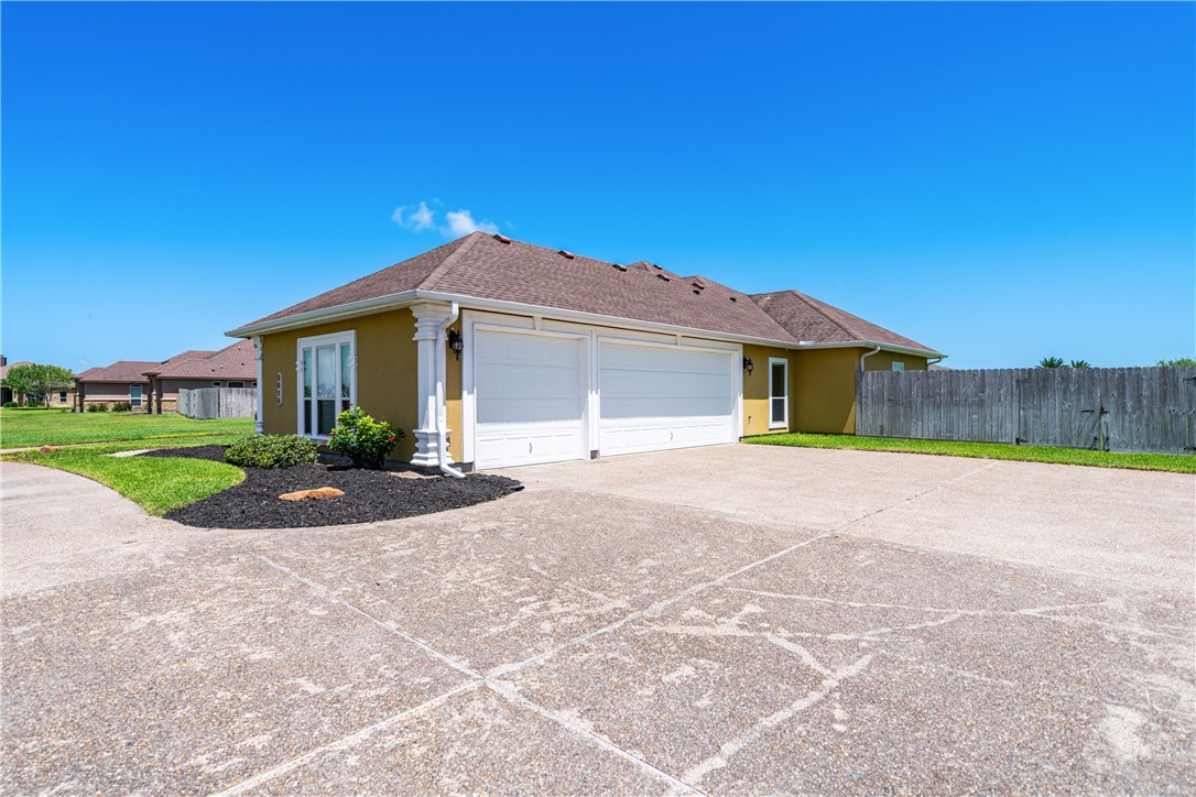 5614 Kitty Hawk Dr Property Photo 3