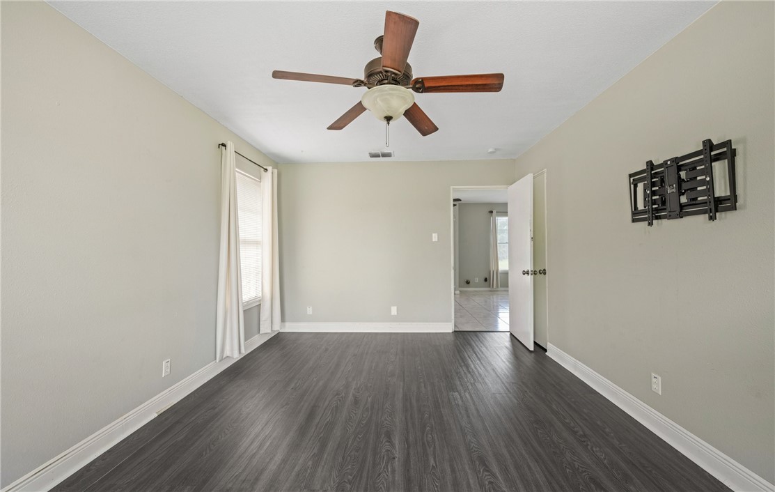 4122 Barnes St Property Photo 5