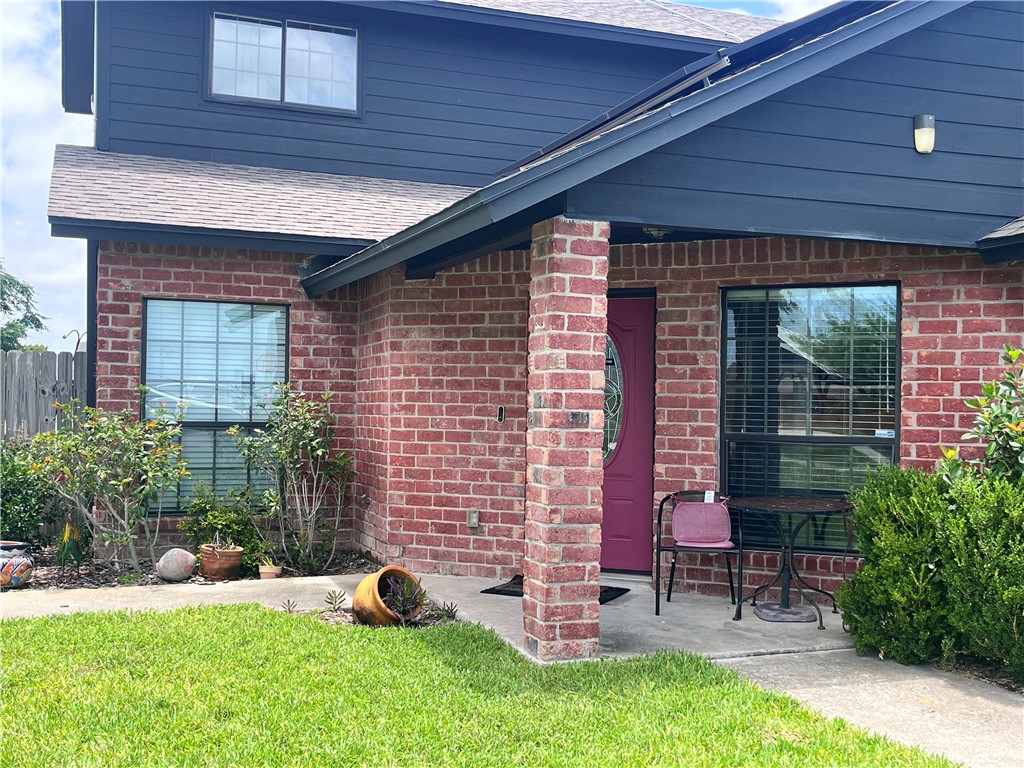 9529 Lovebird St Property Photo 2