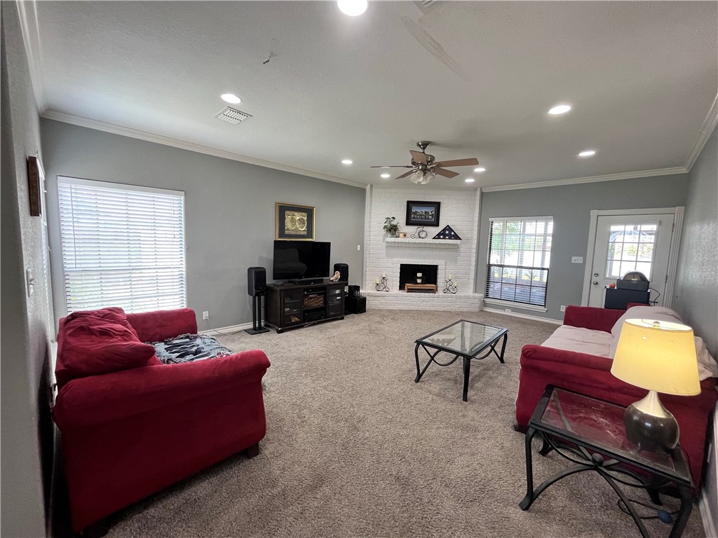 9529 Lovebird St Property Photo 4