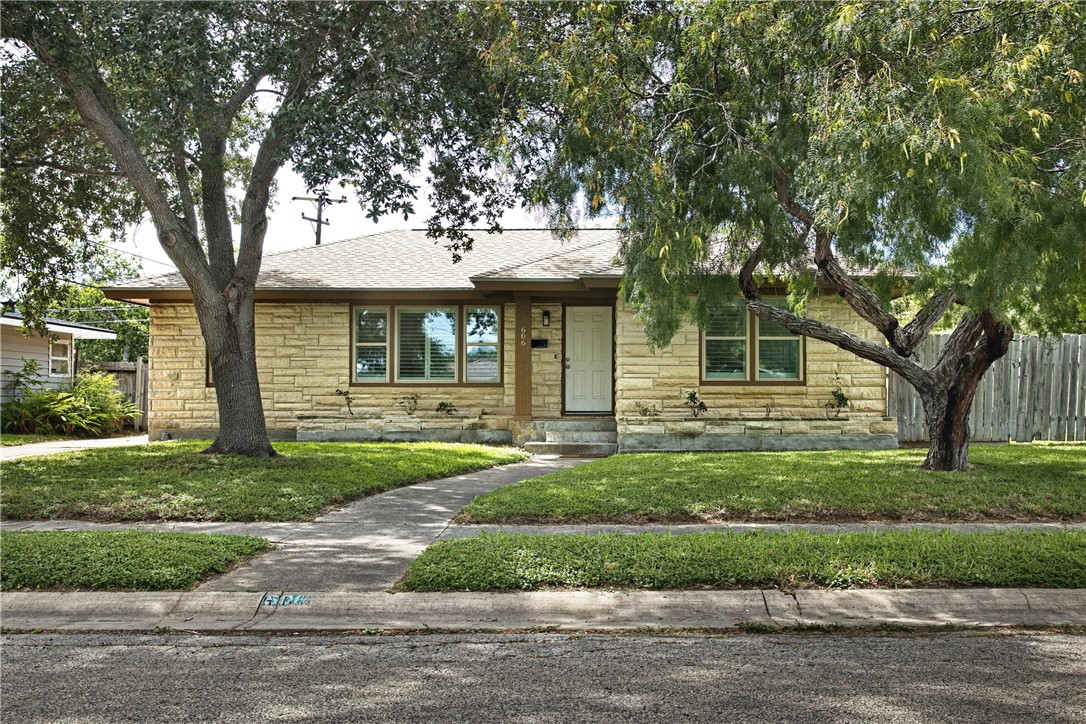606 Grant Pl Property Photo 1