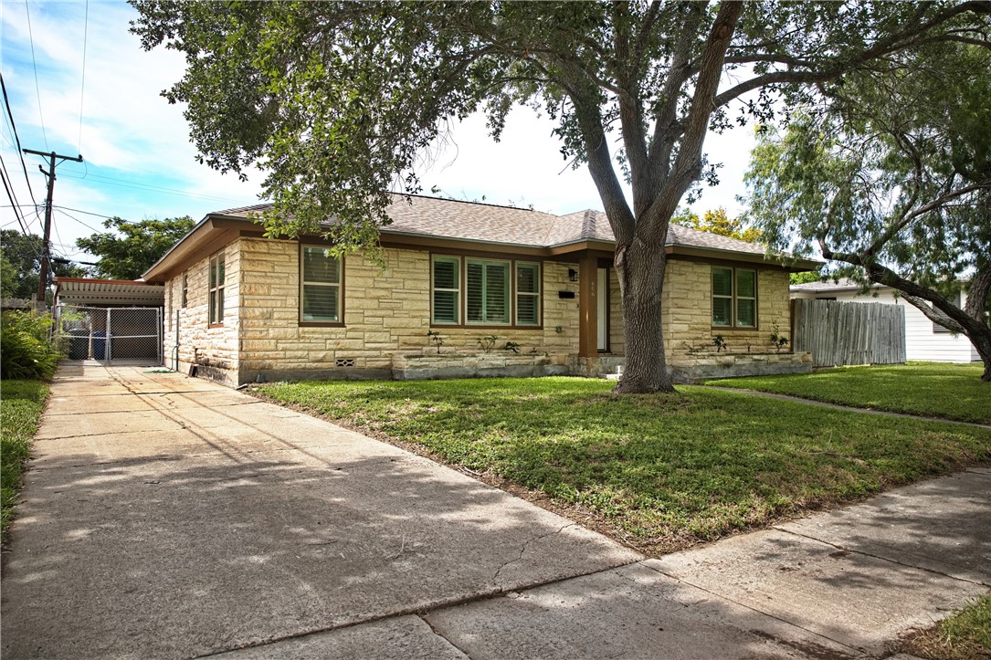 606 Grant Pl Property Photo 2