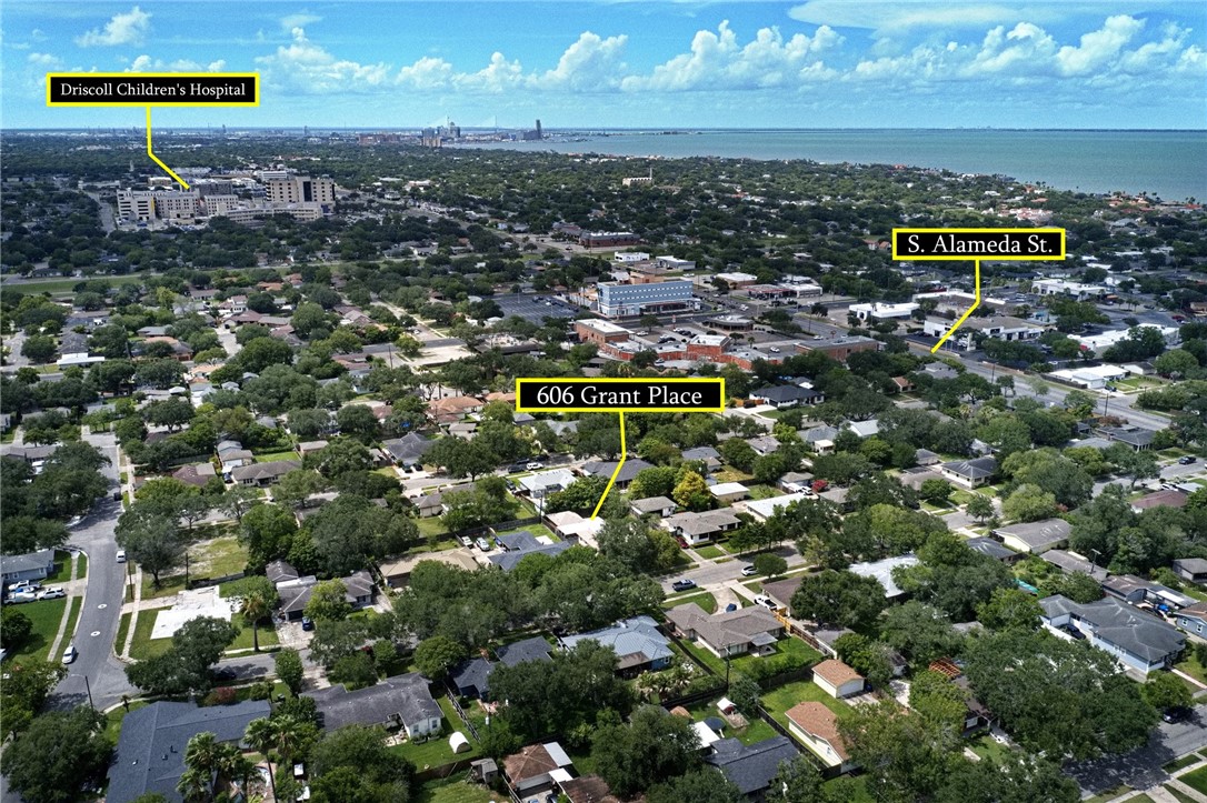 606 Grant Pl Property Photo 4