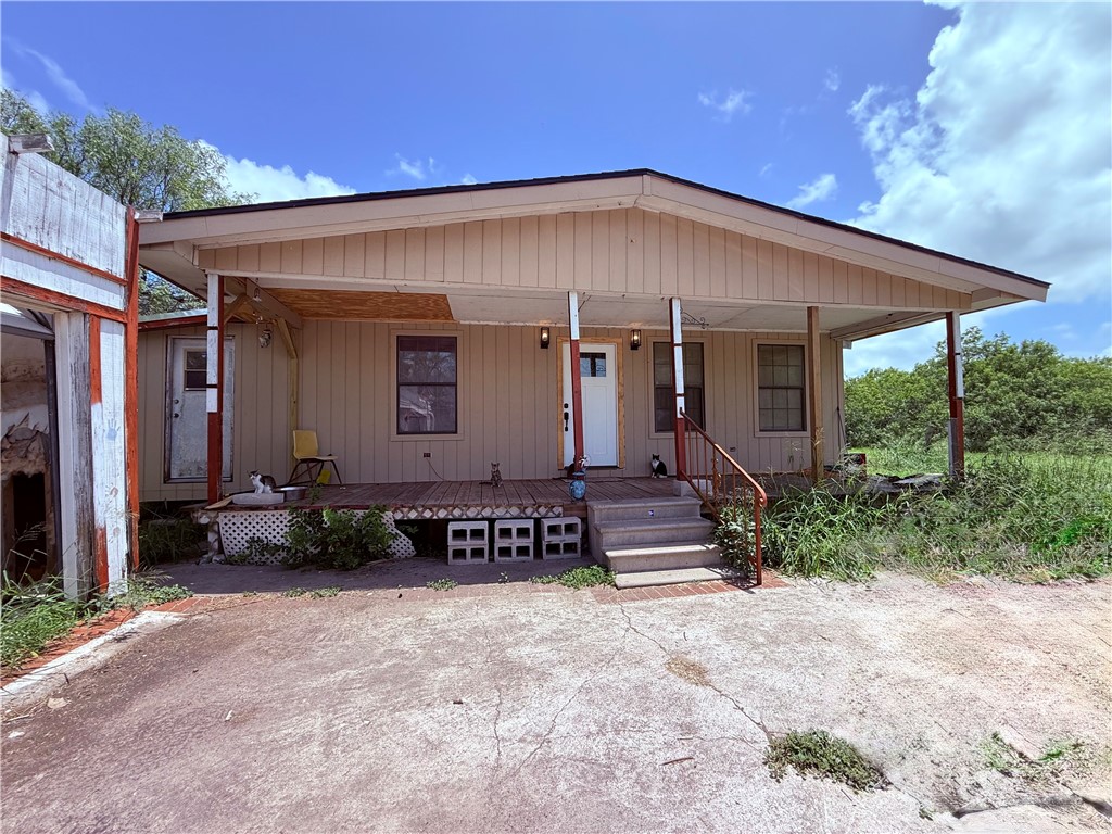 5742 Hidden Valley Loop Property Photo 1