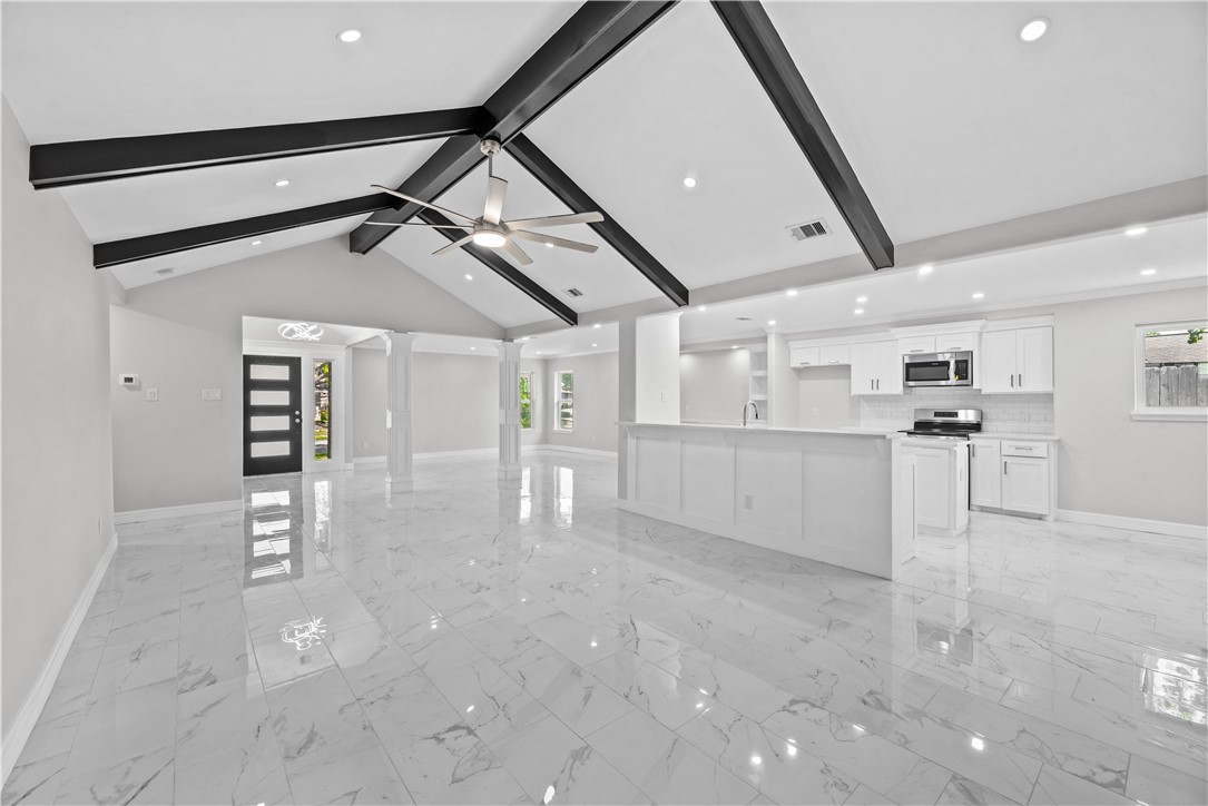 6417 Coral Gables Dr Property Photo 3