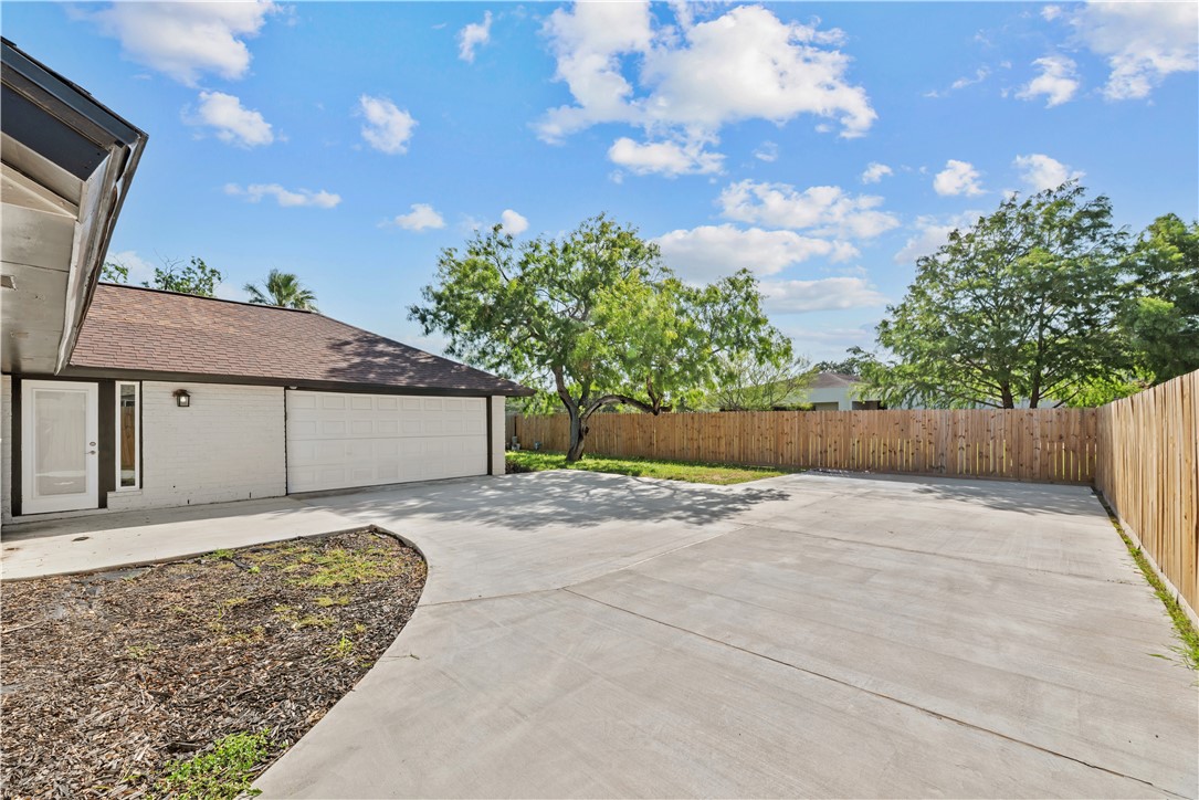 6417 Coral Gables Dr Property Photo 33