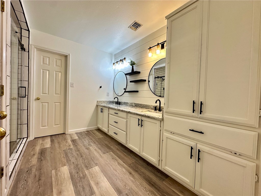 2101 Brook Ln. Property Photo 10