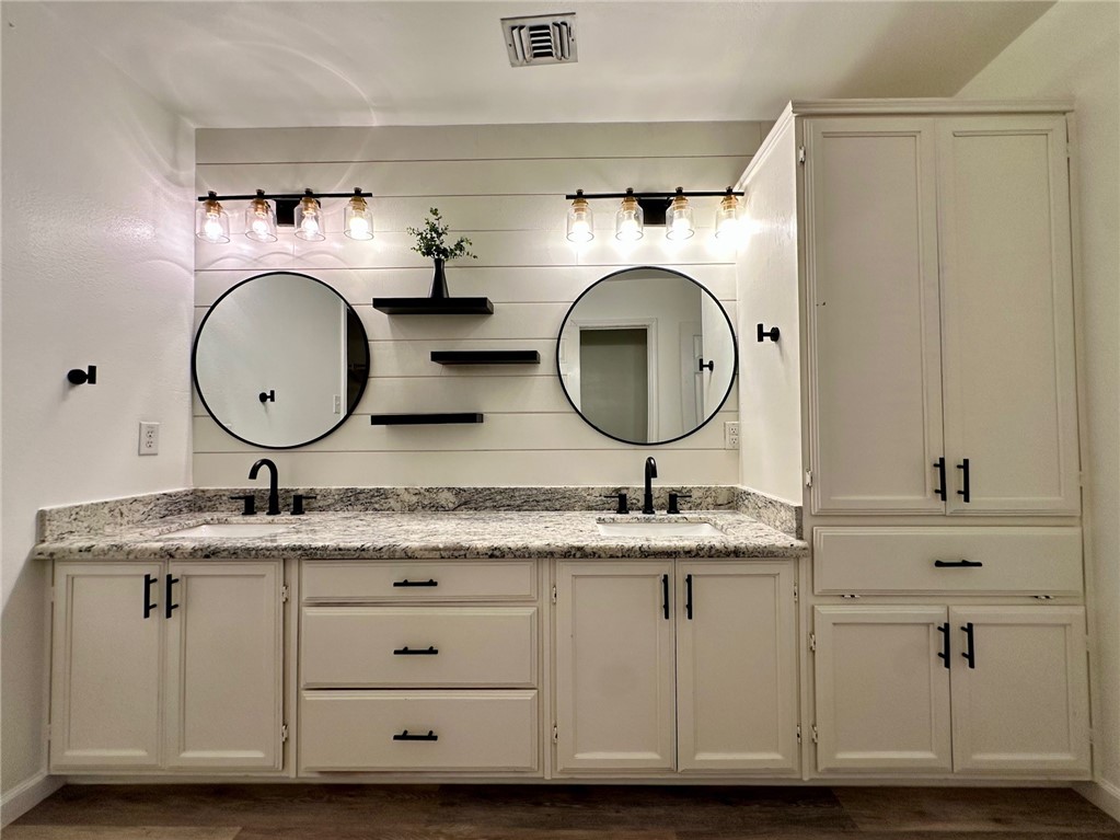 2101 Brook Ln. Property Photo 11