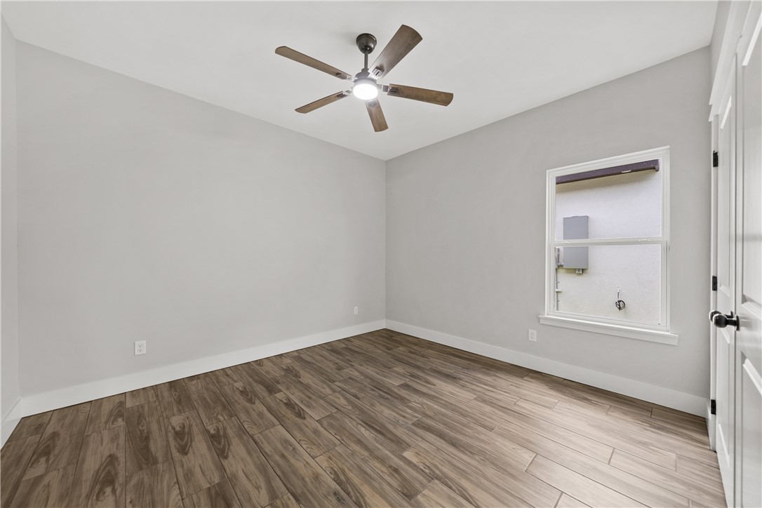 6218 Sadie St Property Photo 24