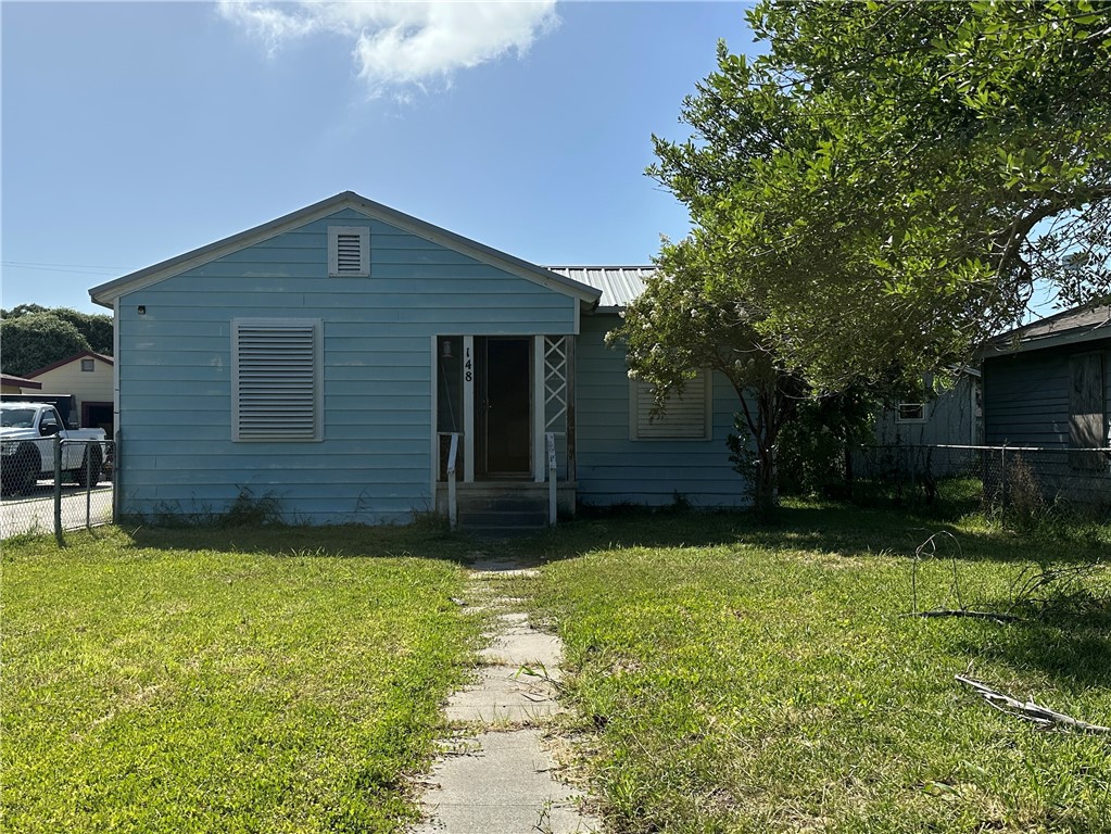 148 N Rife St Property Photo 1