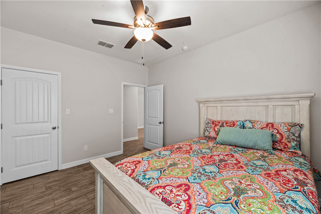 4133 Midlands St Property Photo 25