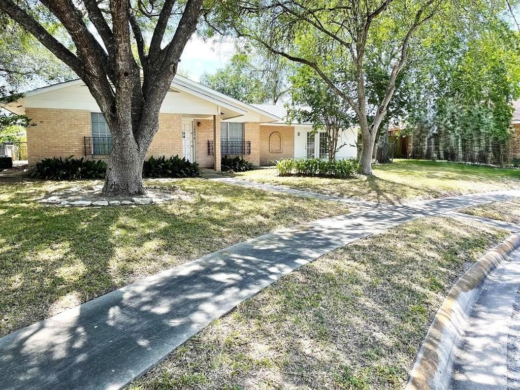 1403 Kingfisher Dr Property Photo 1