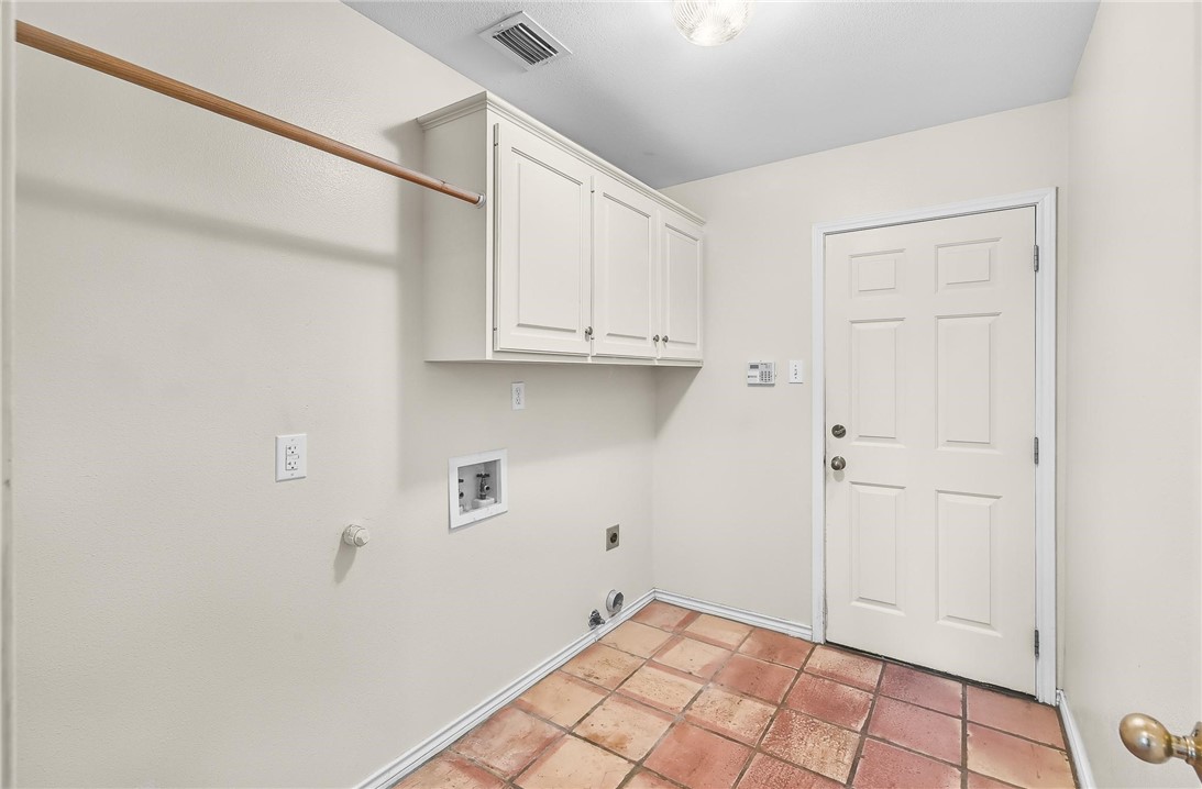 15658 Cumana Dr Property Photo 17