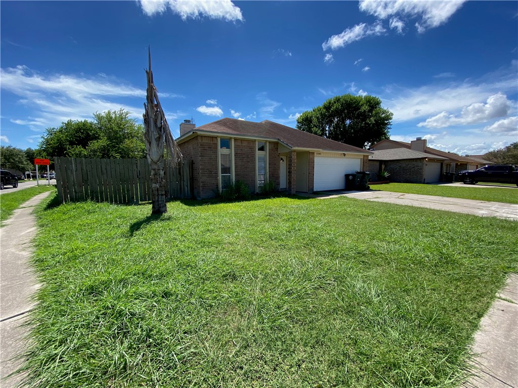 5345 Woodgate Dr Property Photo 2