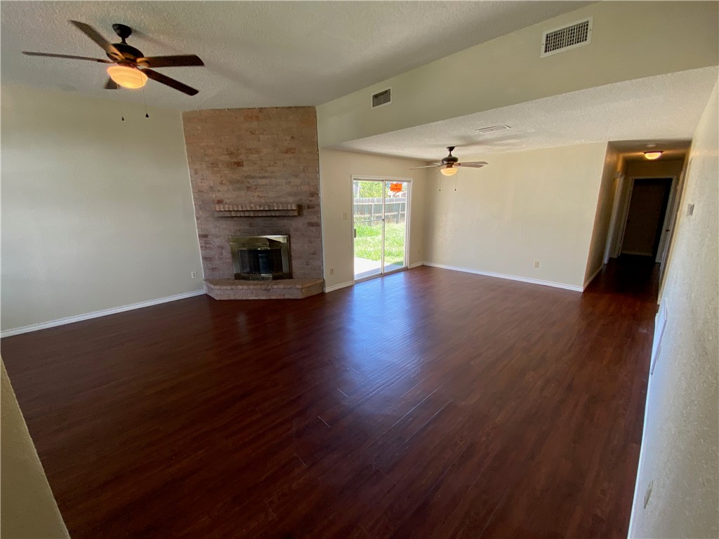 5345 Woodgate Dr Property Photo 6